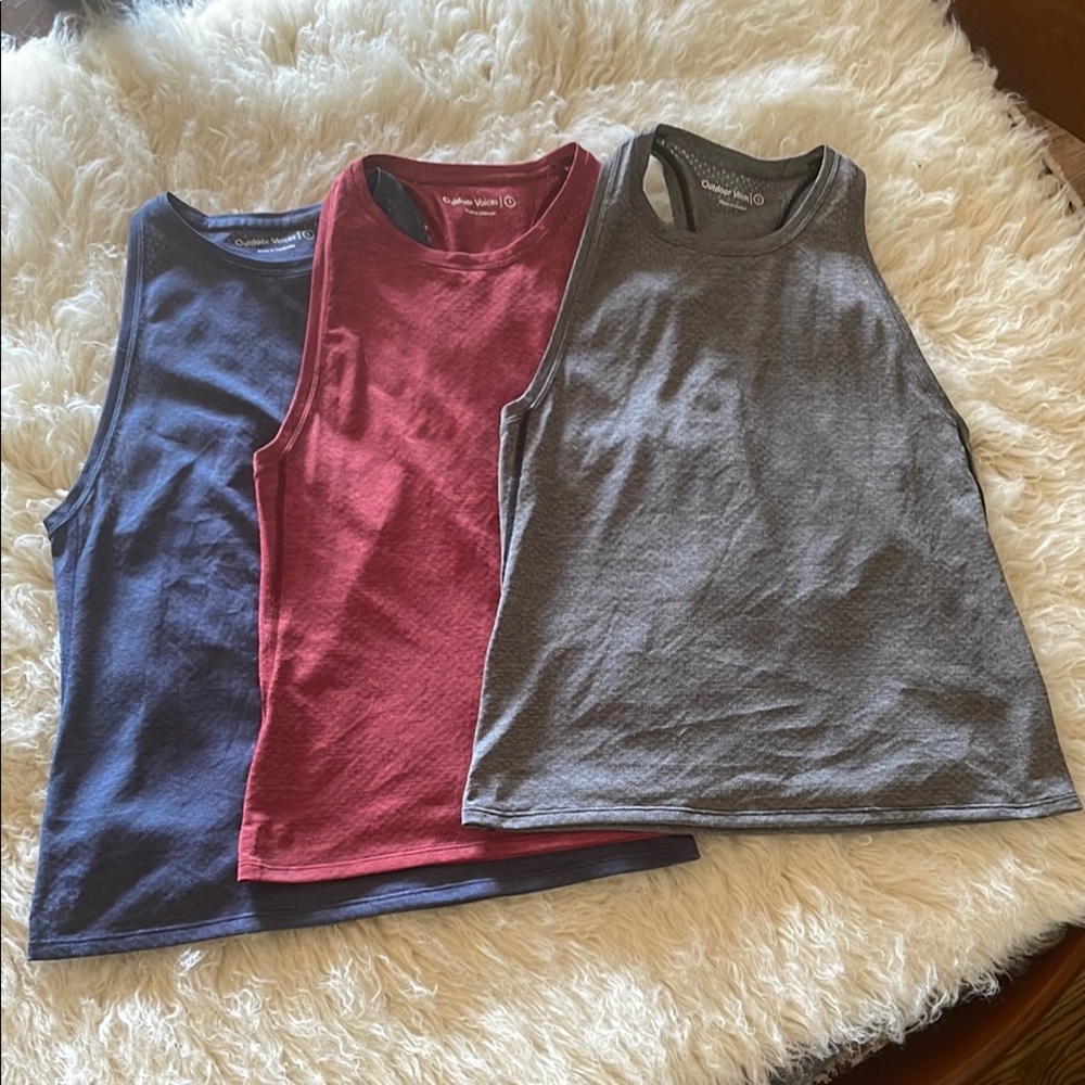 Outdoor Voices tank bundle, small